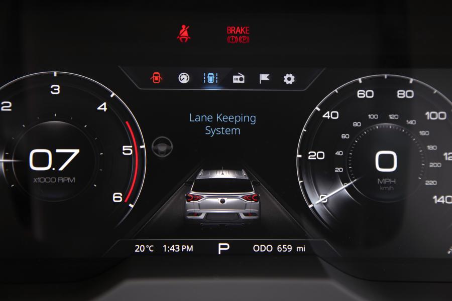 Панель приборов SsangYong Korando Ultimate (C300) 2019 года  (UK) (фото 5 из 28)